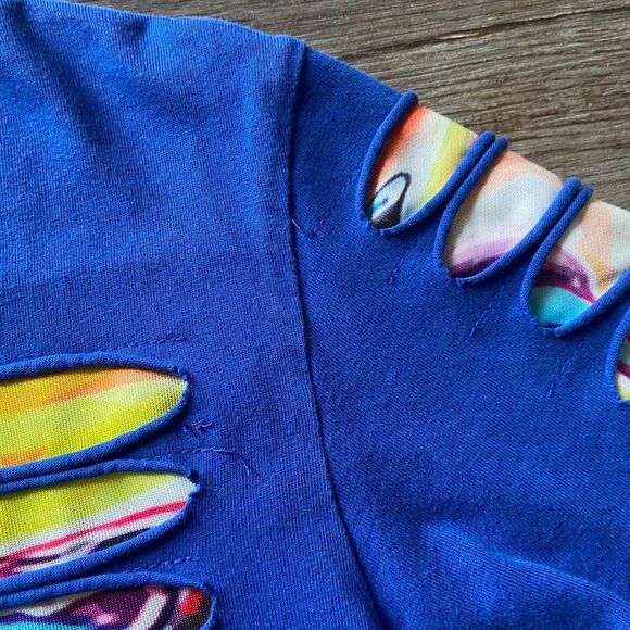 Switch Remarkable Tee - Picture 4 of 6